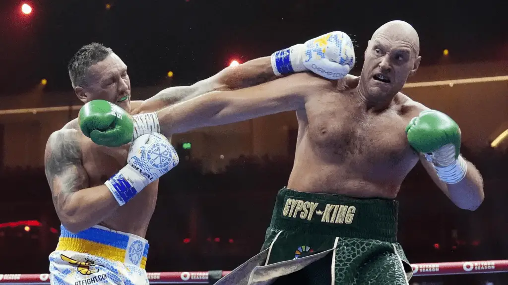 Usyk defeated Fury in their first fight via SD.