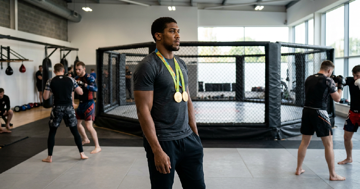 Anthony Joshua considers MMA move, questions boxers' reluctance to cross over