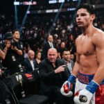 Home 3 Oscar De La Hoya's Promised Surprise Vanishes at Garcia-Benn Bout