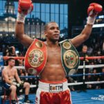 Osleys Iglesias stops Oliver Zaren to retain titles